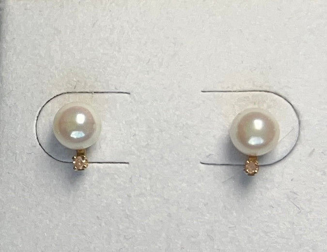 14K Solid Gold 5.2mm Cultured Pearl Stud Earrings w/ Accent diamonds