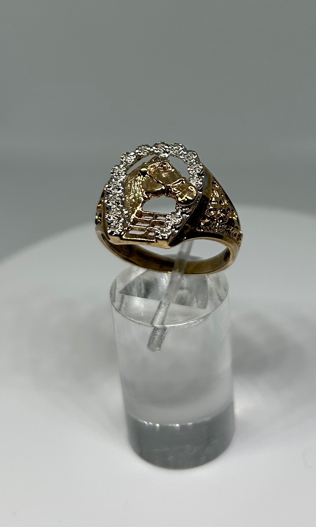 Vintage 10K Solid Gold Horse-Shoe Diamond Ring