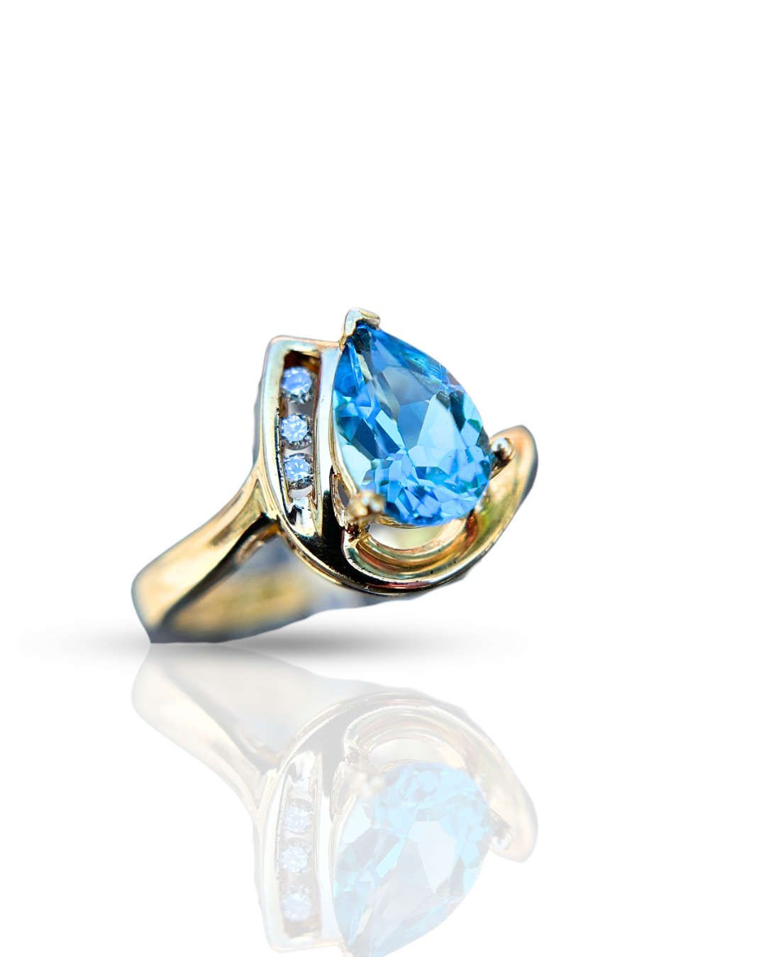 Beautiful 10k Gold Blue Topaz w/ Diamonds Ring